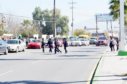 Estudiantes desafían a la muerte