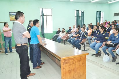 Informan a obreros formas de ascender