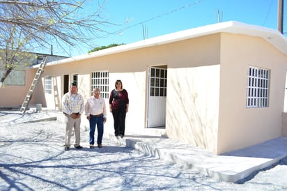 ENTREGAN AULAS Y OFICINA DEL COBAC