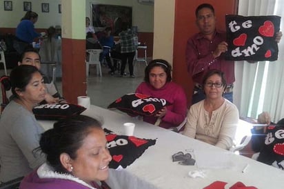 Realizan en DIF manualidades alusivas al Amor y la Amistad