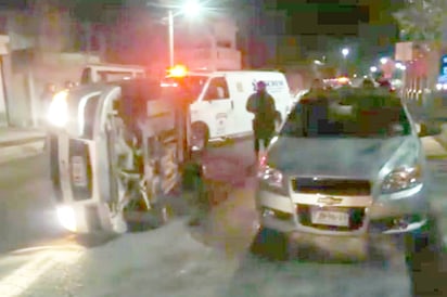 Choque volcadura en Alameda Juárez