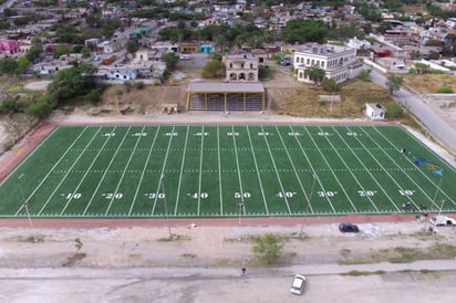 Avanza construcción de cancha