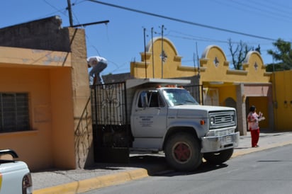 Violan transportistas el reglamento de tránsito