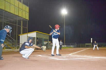 Vaqueros derriban a Gigantes