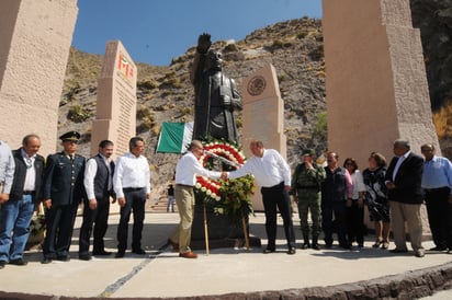 Encabeza Gobernador ceremonia Cívica