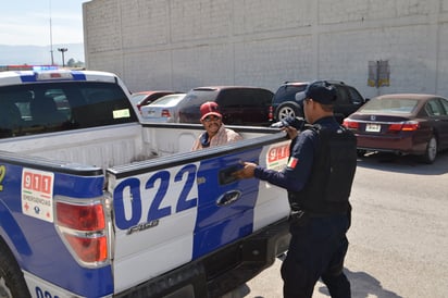 Pisteaba afuera de su vivienda