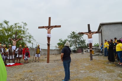 Se vive en Frontera la Pasión de Cristo