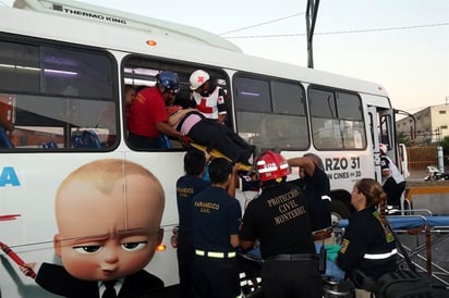 Choque de camiones  deja 10 lesionados