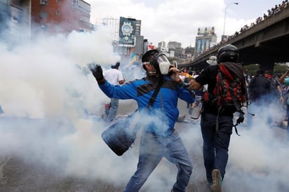 Reprimen marcha opositora en Caracas