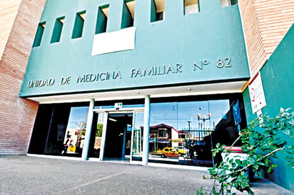 Ataca ex empleada a personal del IMSS