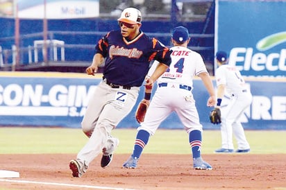 Tigres barren con el acero