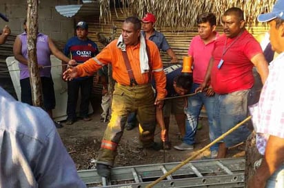 Cae niña a pozo y por salvarla muere  toda su familia