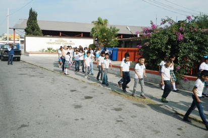 Sin luz en primaria José María Morelos