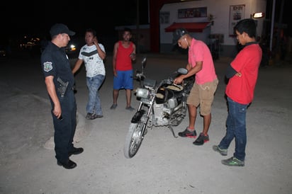 Se atraviesa motociclista