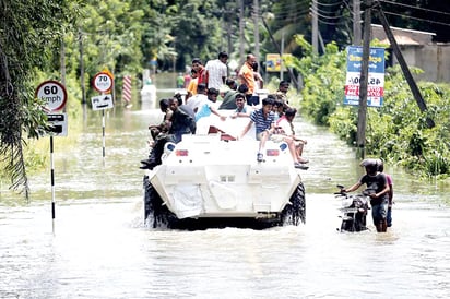 Suman más de 150 muertos en Sri Lanka