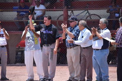 Reconocen a los equipos