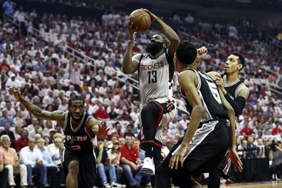 Rockets y Spurs parejos