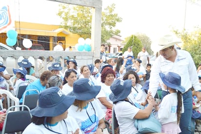 Reciben en la Loma Linda al futuro Alcalde