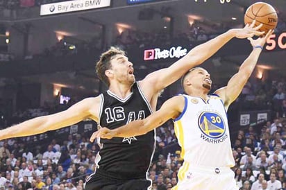 Warriors remontan y ganan