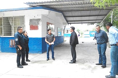 Detienen en escuela a presunto ladrón