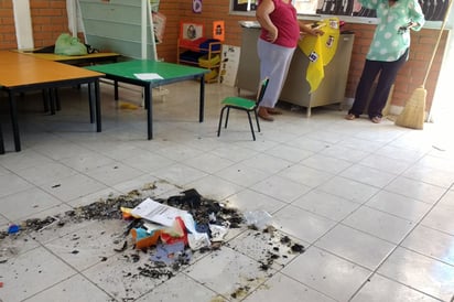 Destruyen  material de alumnos de Jardín de Niños