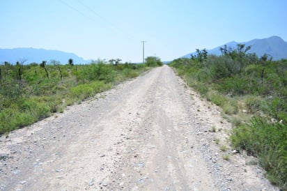 Exigen mejorar el camino al Ejido Santo Domingo