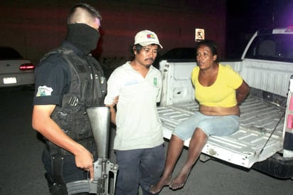 Cae pareja de ladrones