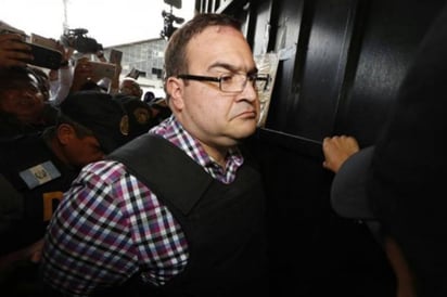 Niegan amparo a Javier Duarte