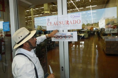 Clausuran Walmart