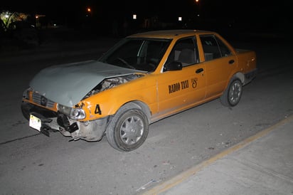 Taxista causa accidente vial