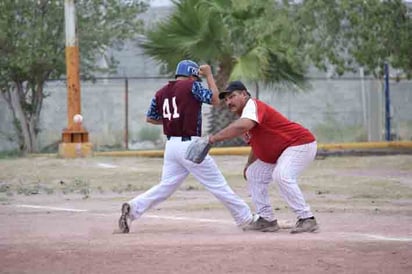 Toros embiste a los Diablos