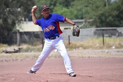 Aztecas triunfan ante Bravos