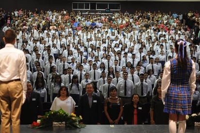 Apadrina Alcalde graduación