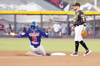 Toros cierran a tambor batiente