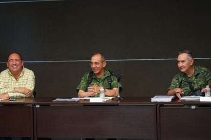 Revisan avances del Cuartel Militar