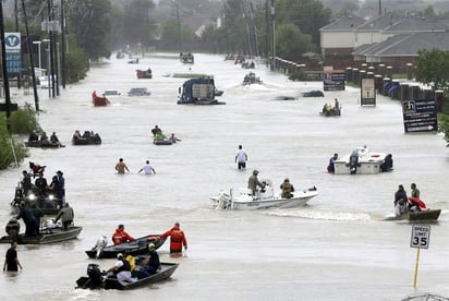 Suman 10 muertos en Houston