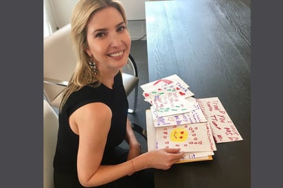 Ivanka presumió cartas de fans