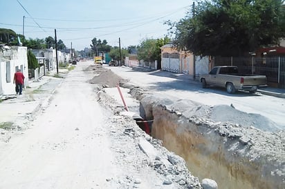 Molesta e incomoda a vecinos tardanza de obra