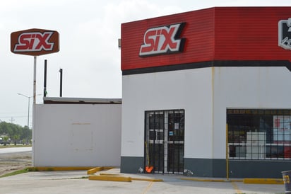 Atracan tienda en Las Torres