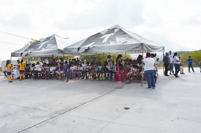 Realizan marcha por la paz