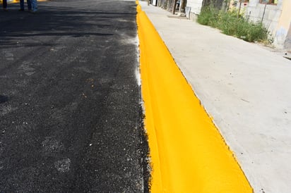 Entrega Amador otra obra más de pavimentación