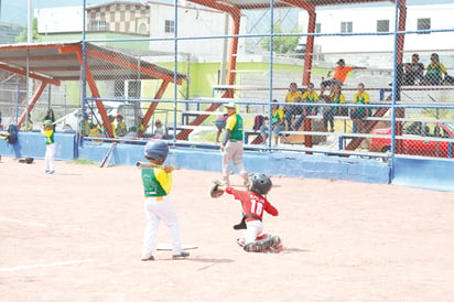 Piratas apalea a los Diablos