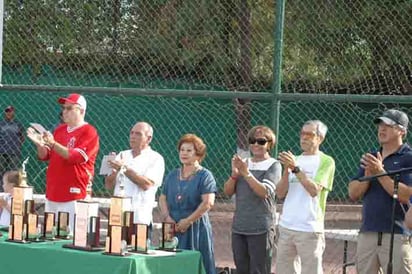 Inauguran Softbol en el Country Club