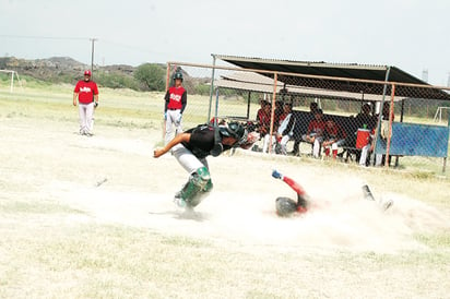 Yankees se lleva doble triunfo