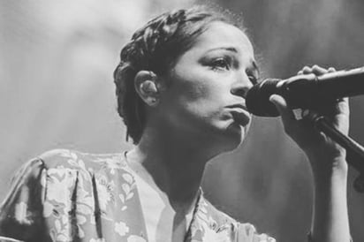 Lafourcade: 'México lindo y querido te abrazo a la distancia'