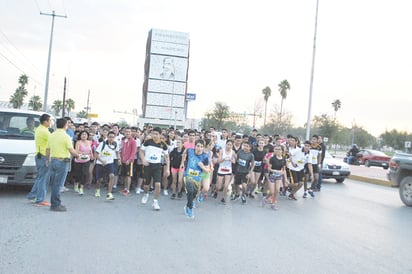 Efectúan Carrera en el I. C. C.