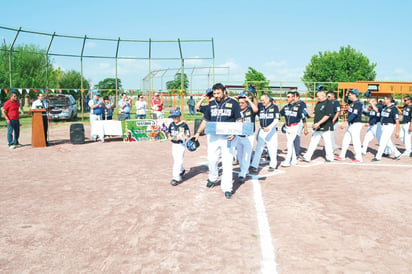 En marcha softbol Magisterial