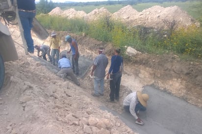 Concluye construcción de canales de riego