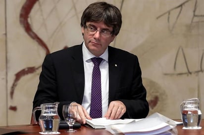 Analiza Puigdemont declarar independencia