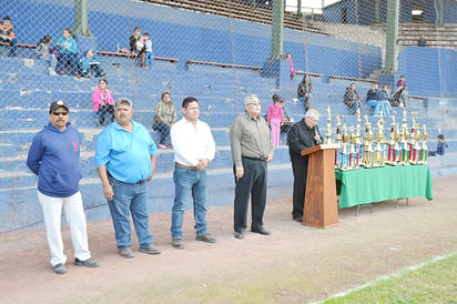 En marcha softbol Side-1